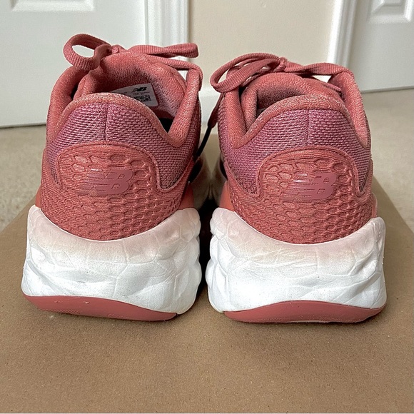 New Balance Fresh Foam More v3. US Women’s Size 6.5. Washed Henna(Red)/White. - Picture 8 of 9
